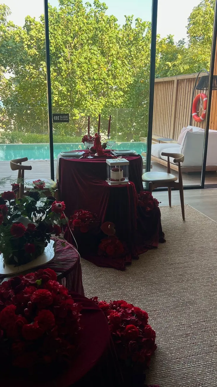 Velvet red floral setup